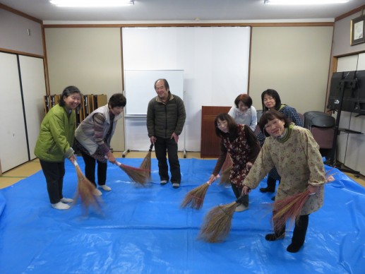 実際に掃き掃除をしてみました!!